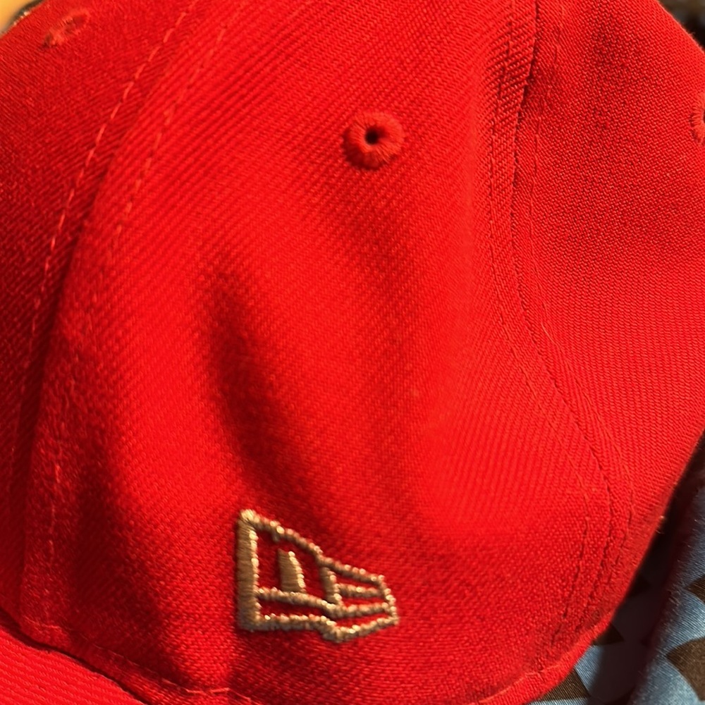 Angels hat(red) - Picture 2 of 5